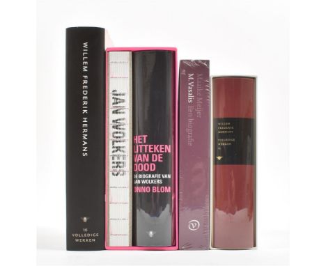 Beschouwend werk/ Mandarijnen op zwavelzuur. Amst., Bezige Bij, 2008/ 2016. Hc w. dust-j. in slipcase/ hc w. dust-j. Deluxe e