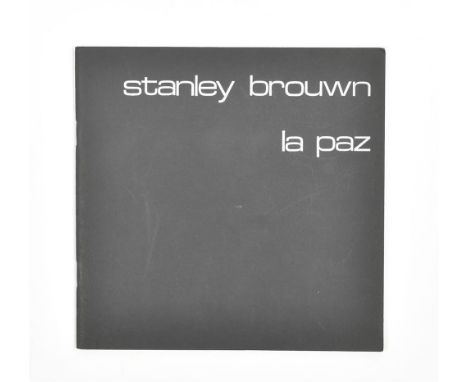 Schiedam, Stedelijk Museum, 1970. Softcover, 19.4 x 19.6 cm, 48 pp. Artists' book published on the occasion of brouwn's exhib