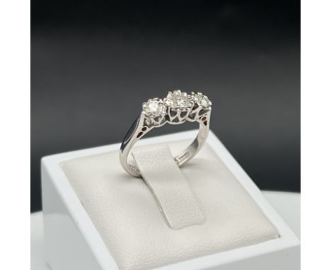 An 18ct white gold 3 stone diamond ring, brilliant cut diamonds, 0.50ct approx diamonds, clarity SI-2 colour H-I, approx weig