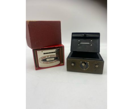 2x vintage tin bankies&nbsp;
Bank of Scotland in original box
Star saving metal safe money box&nbsp;