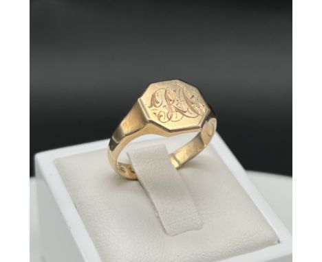 A 9ct yellow gold antique signet ring,
nice thick solid signet ring,
engraving will be easily removed,
4.8 grams in weight ap