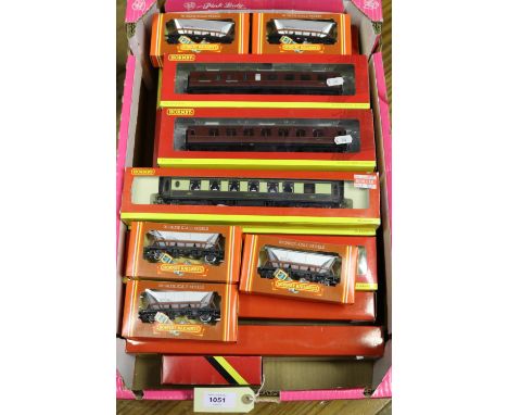 Hornby Railways. 2 BR class 47 Co-Co diesel locomotives - Mammoth R.328 and R.075 RN47-421. Plus a BR 3 car DMU pack, R.687. 