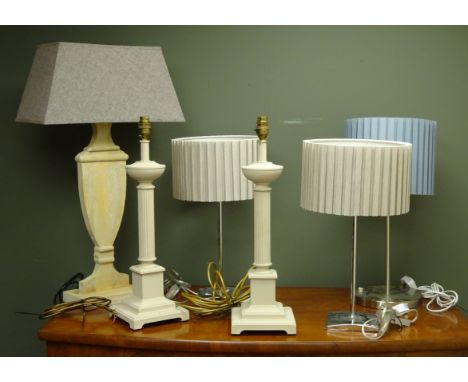 Pair painted metal Corinthian Column table lamps and silhouette carved wooden table lamp with shade, H72cm pair chrome plated