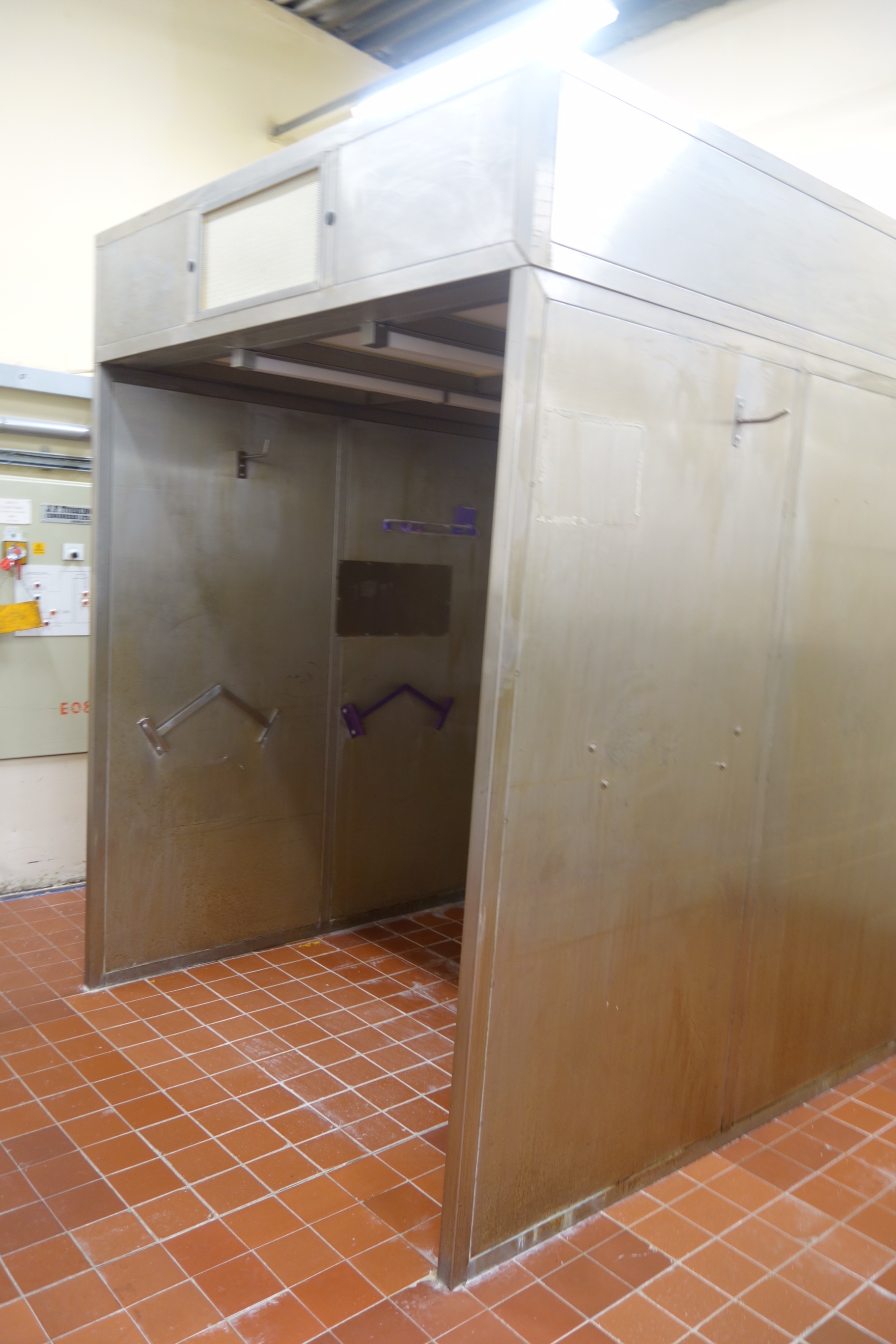 Dust Extraction Booth, internal dims 2m wide x 1.9m long x 2.15m high