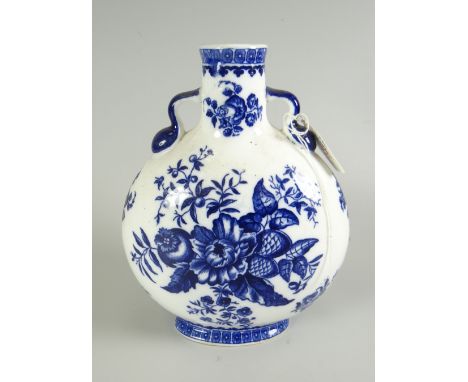 FIRST PERIOD WORCESTER PORCELAIN MOON FLASK VASE with under-glazed blue floral decoration and twin handles at the neck, cresc