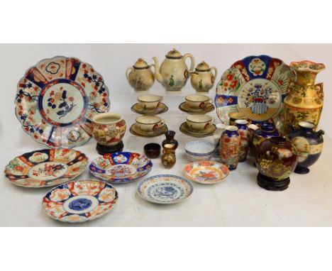 A collection of predominantly Japanese ceramics including five Imari decorated plates with moulded bodies, various sizes, a S