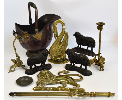 A quantity of metalware including a copper coal bin, a candlestick with ivy decorated stem and base set with three lions (af)