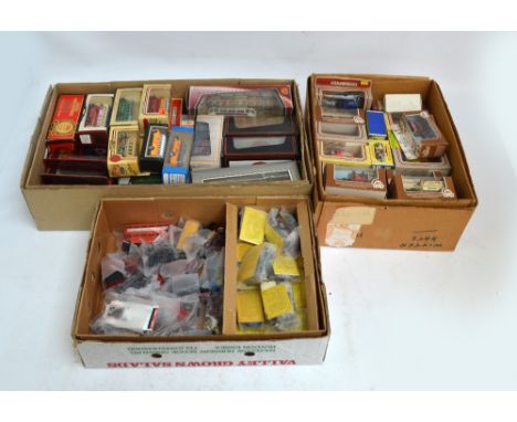 A large quantity of mainly boxed modern diecast vehicles including Corgi Maidstone B District Harrington Grenadier First Edit