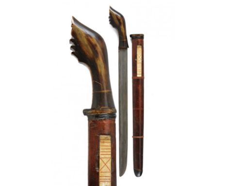 dating: 19th Century provenance: Giava, Solid, single-edged blade made of pamor. Horn hilt with slightly curved and sculpted 