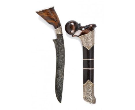 dating: early 20th Century provenance: Sumatra, Slightly-curved. single-edged blade made of pamor with very fine structure. W