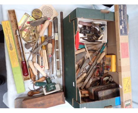 A COLLECTION OF VINTAGE TOOLS 