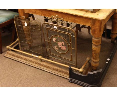 Painted glass firescreen, spark guard and two kerbs (4)