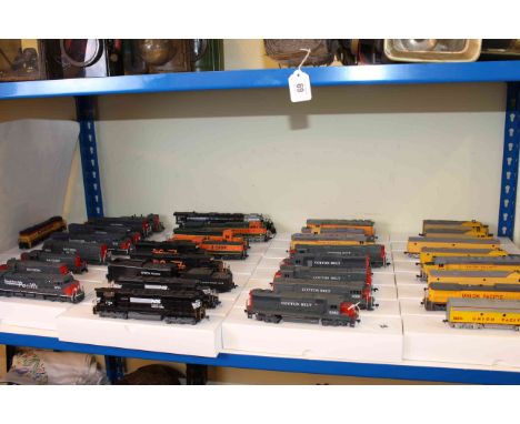 Collection of Bachmann and other model railway engines including Southern Pacific, Cotton Belt, Union Pacific, including a du