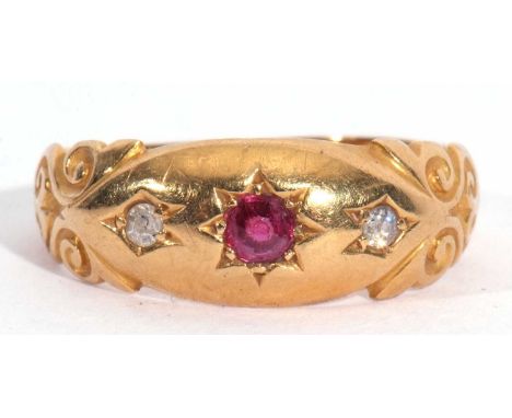 Victorian 18ct gold ruby and diamond three stone ring, centring a small round cut ruby between two small old cut diamonds, ea