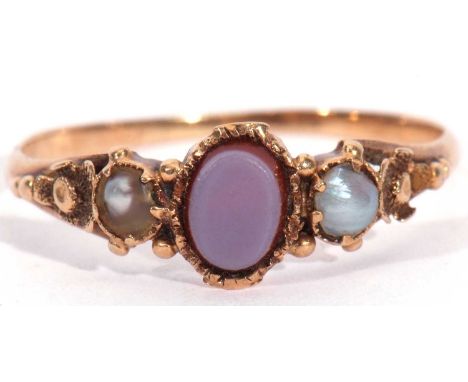 Antique sardonyx and pearl ring, the small oval shaped sardonyx centre stone flanked by two small split pearls, all in a bead