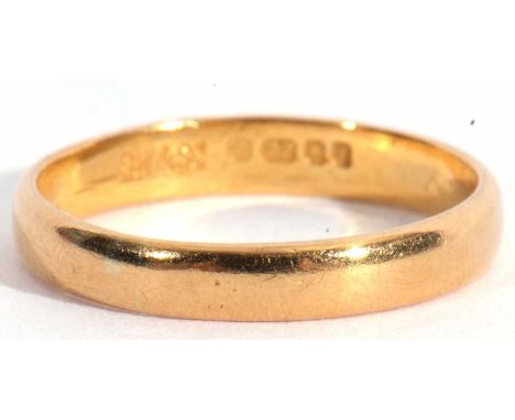 22ct gold wedding ring of plain polished design, 2.2gms, size J/K