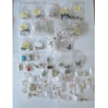 (233) Pendants / Lockets