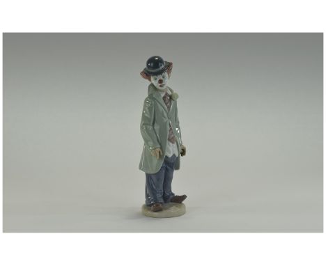 Lladro Figure  ''Circus Sam''  Model number 5472, Issued 5472, height 8.5'' inches. Slight damage boxed. 