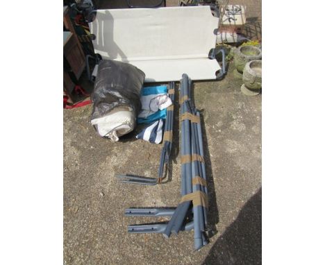 Garden swing seat/bench hammockAll parts there with all covers and tools, in good clean condition