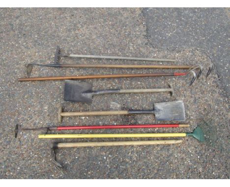 Garden tools to include shovels and rake etc&nbsp;