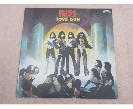 Kiss – Love Gun UK Translucent Purple Vinyl LPLabel: Casablanca – CALH 2017First pressing with translucent purple vinyl LP & 