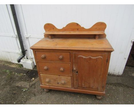 Vintage pine cupboard H113cm W106cm D46cm approx&nbsp;