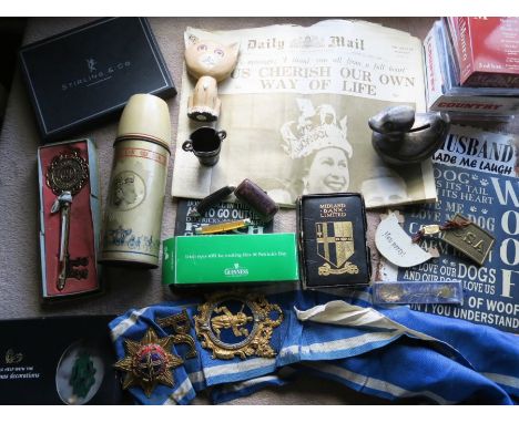 Collectors lot Pen Knives Masonic sash 1953 Royal flask, old piggy bank etc

