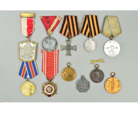 A SELECTION OF MILITARY MEDALS, to include 250 Years of Leningrad, Polish Fatherland Service medal, WWII Northumberland Fusil