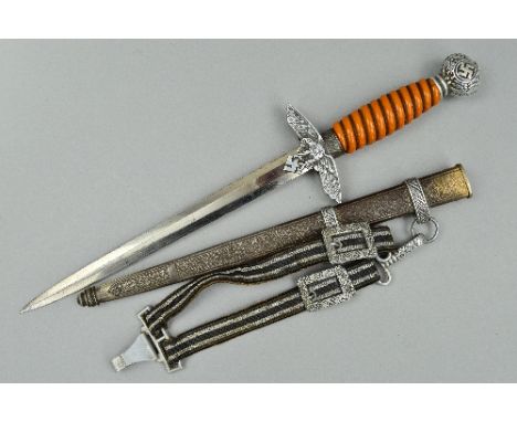 A GERMAN WWII ERA 3RD REICH LUFTWAFFE OFFICERS 2ND PATTERN DRESS DAGGER, complete with scabbard and all fittings, buckles, et