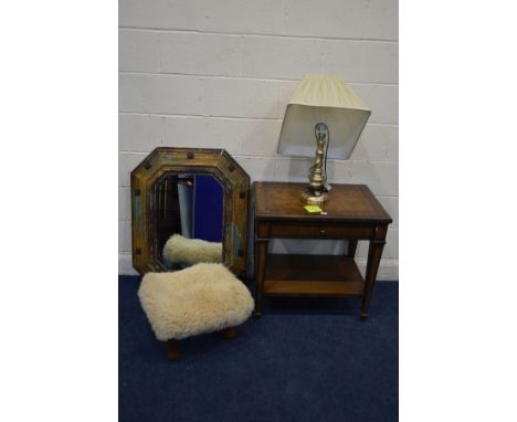 A REPRODUCTION THOMASVILLE BROWN LEATHER TOPPED SIDE TABLE, with two brushing slides flanking a single drawer on square chamf