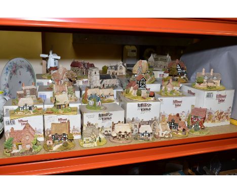 TWENTY FIVE LILLIPUT LANE SCULPTURES FROM THE MIDLANDS COLLECTION, all with deeds and boxed except where mentioned 'Chiltern 