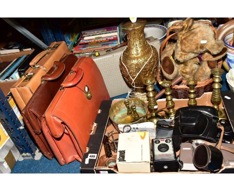 A BOX AND LOOSE SUNDRY ITEMS ETC, to include a Minton 'Haddon Hall' planter, brass candlesticks, brass saucepan and ladle, te