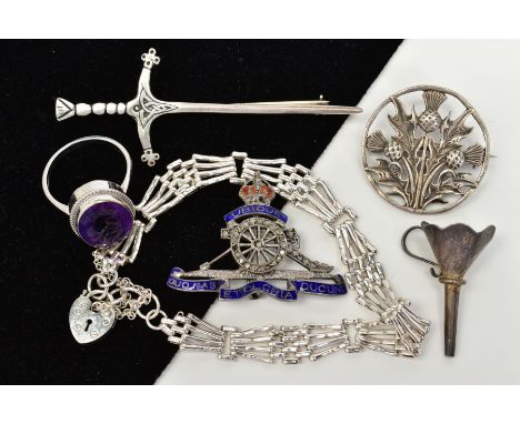 A SMALL SELECTION OF WHITE METAL ITEMS, to include a silver gate bracelet with heart clasp, with a silver hallmark for Birmin