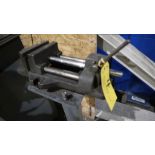 Machinist vise, 6".