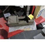 Kurt II 6" machinist vice.
