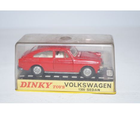 Dinky 129 Volkswagen 1300 sedan 