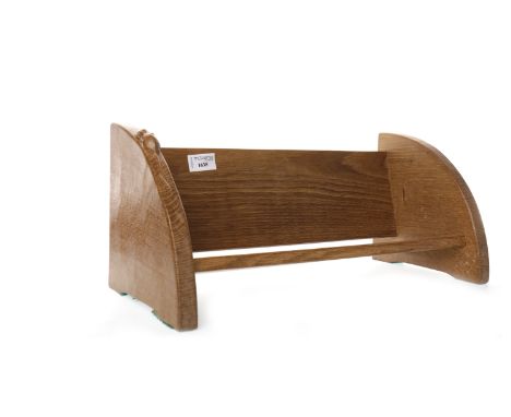 ROBERT 'MOUSEMAN' THOMPSON OAK BOOK TROUGHwith carved mouse signature in relief, 45cm long 