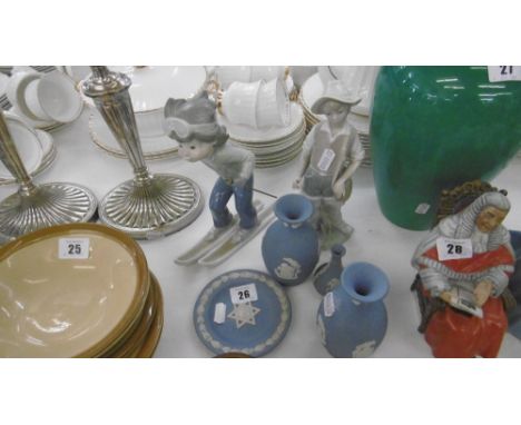 TWO LLADRO FIGURES AND A COLLECTION OF WEDGEWOOD