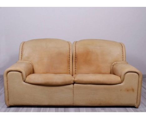 Sessel und 2-Sitzer Sofa, DeSede, um 1970/80, Modell DS 1010, "Sitting Bull" justierbare Rückenlehne und Nackenstütze, naturf