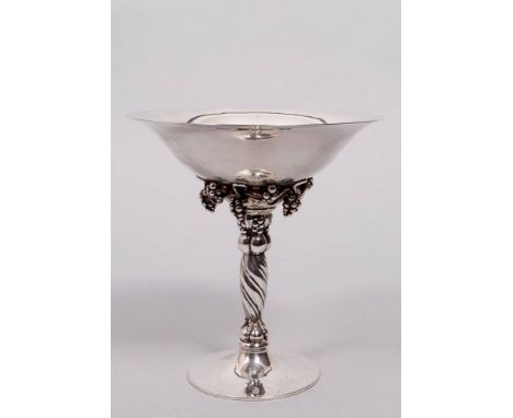 Tafelaufsatz, 925er Silber, Entwurf (1918) und Ausführung Georg Jensen, 1933/44 auf rundem Stand, gedreht godronierter Schaft