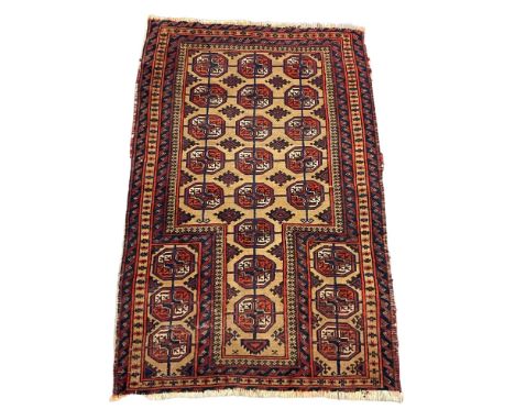A vintage Middle Eastern hand knotted rug. 87.5x139cm 