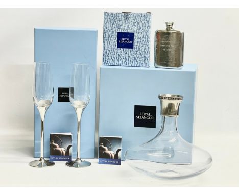 Royal Selangor. A pair of Royal Selangor crystal and pewter wine glasses 27cm, with box. A Royal Selangor crystal and pewter 