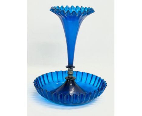 A Victorian Bristol Blue epergne. 23x29cm 