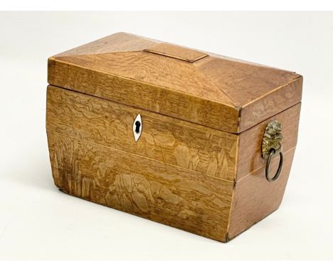 A Regency oak tea caddy. Circa 1810.  21x11x14cm 