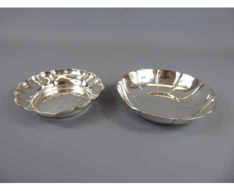 A Silver Bon Bon Dish, Birmingham hallmark mm JR, dated 1961, together with a silver trinket dish Birmingham hallmark dated 1