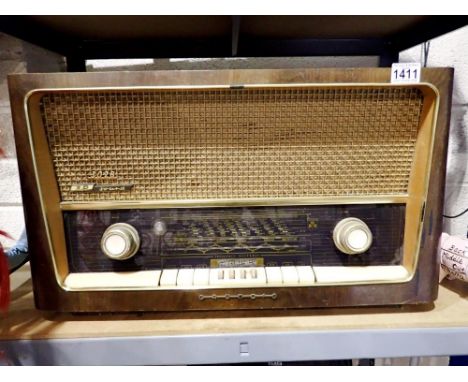Vintage Grundig 3028 radio. All electrical items in this lot have been PAT tested for safety and have passed. This does not c