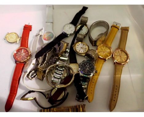 Eighteen ladies and gents quartz wristwatches, needing new batteries. UK P&amp;P Group 1 (£16+VAT for the first lot and £2+VA