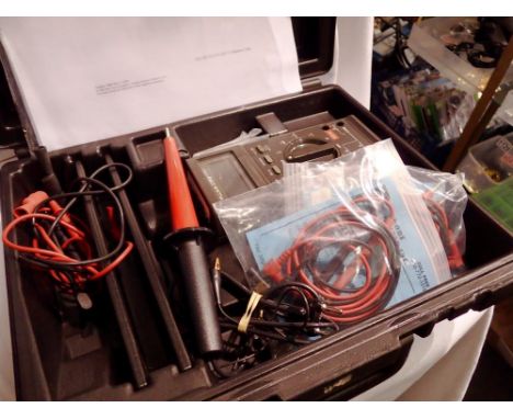 Fluke 27 multimeter in case and test probe. UK P&amp;P Group 2 (£20+VAT for the first lot and £4+VAT for subsequent lots) 