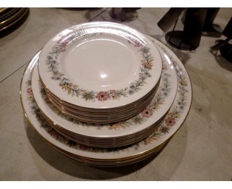 Eighteen pieces of Paragon dinnerware, in the Belinda pattern. Not available for in-house P&amp;P