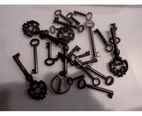 Collection of twenty three cabinet keys. UK P&amp;P Group 1 (£16+VAT for the first lot and £2+VAT for subsequent lots) 